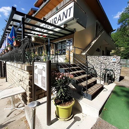 Hotel Restaurant La Chaumiere Du Lac Clairvaux-les-Lacs Dış mekan fotoğraf