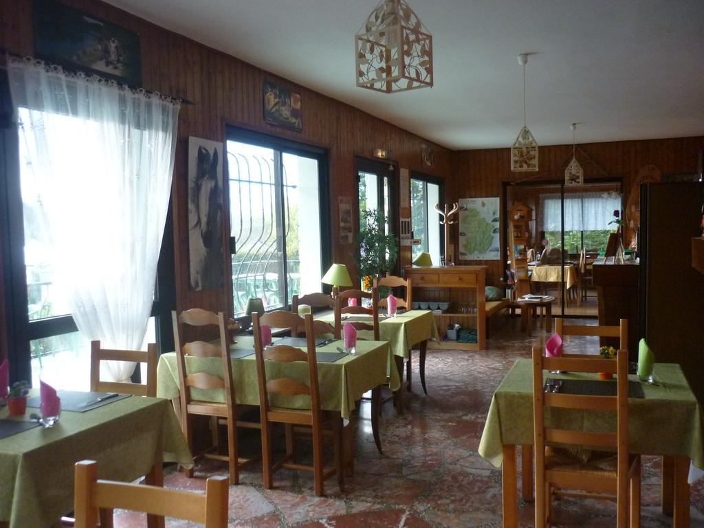 Hotel Restaurant La Chaumiere Du Lac Clairvaux-les-Lacs Dış mekan fotoğraf