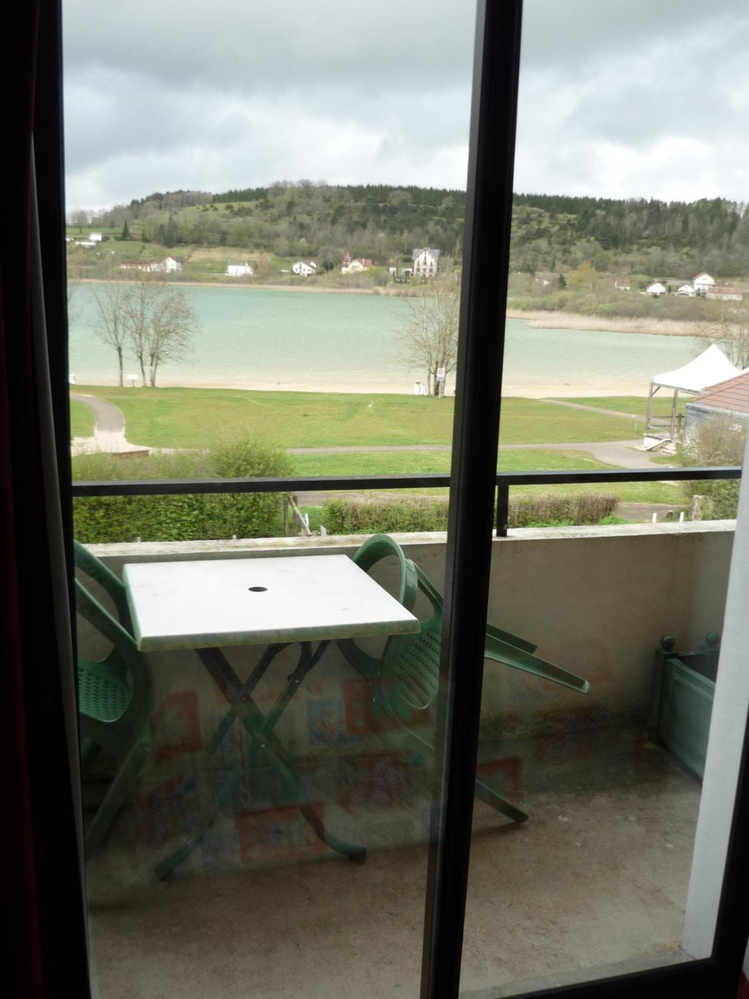 Hotel Restaurant La Chaumiere Du Lac Clairvaux-les-Lacs Dış mekan fotoğraf