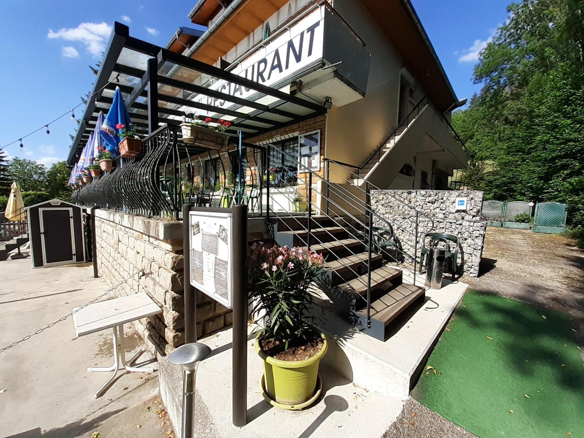 Hotel Restaurant La Chaumiere Du Lac Clairvaux-les-Lacs Dış mekan fotoğraf