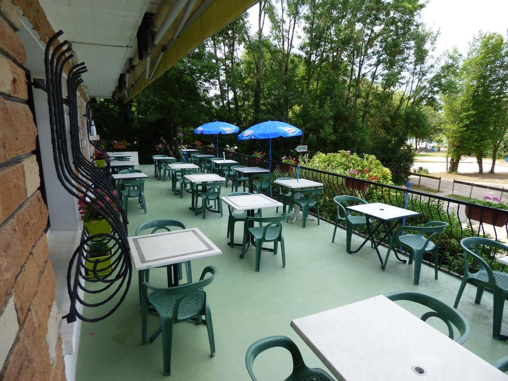 Hotel Restaurant La Chaumiere Du Lac Clairvaux-les-Lacs Dış mekan fotoğraf